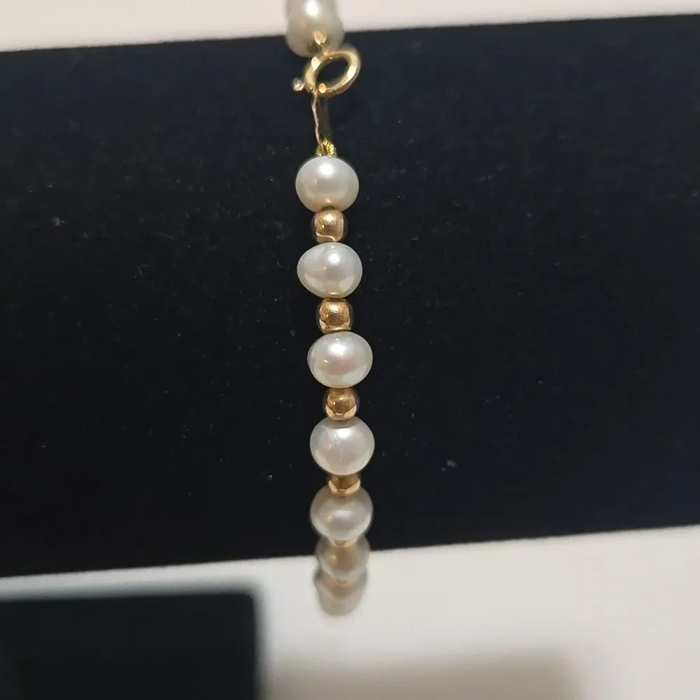 14k Gold and White Pearl Bracelet, Size 7